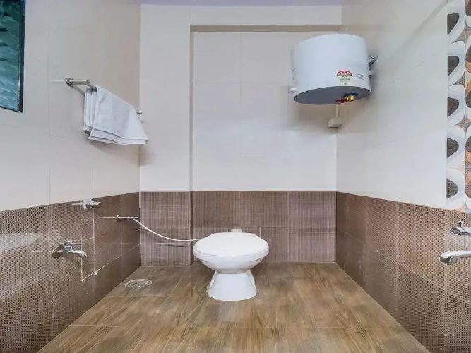 Hotel Sapphire Palace 2 by OYO Rooms