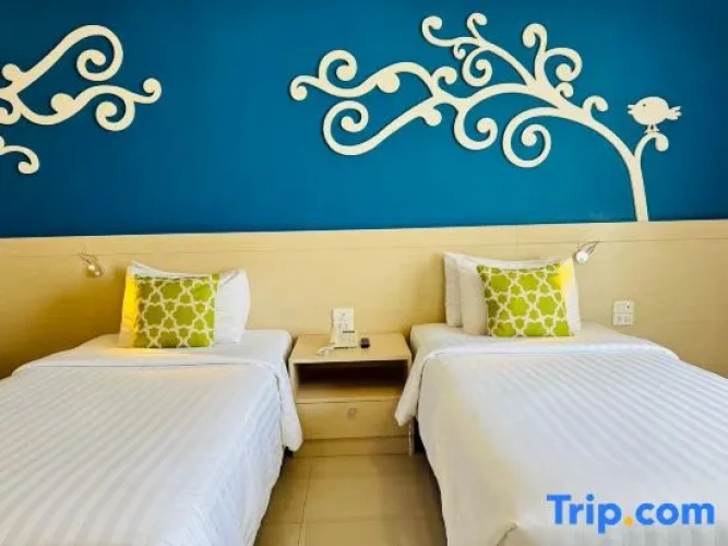 Premier Twin room with balcony