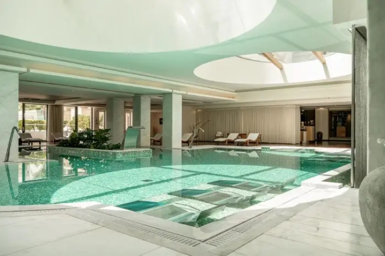 Avra Imperial Hotel - The Residence Collection