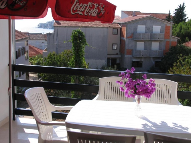 Apartment with balcony