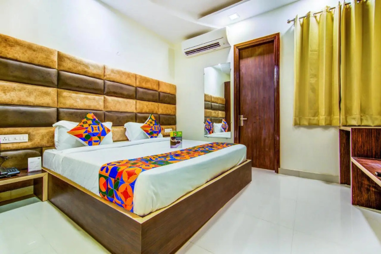 Fabhotel Nayyar Inn