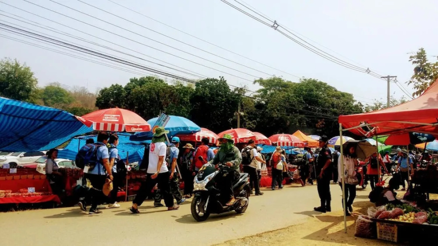 Mae Klang Ban yen hill