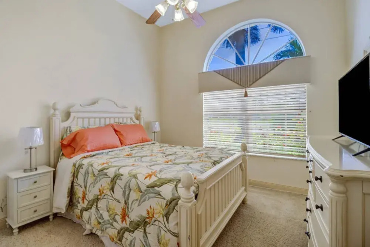 2605 Beach Parkway