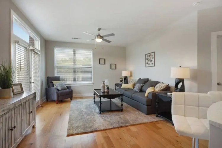 2 Bedrooms Comfort room