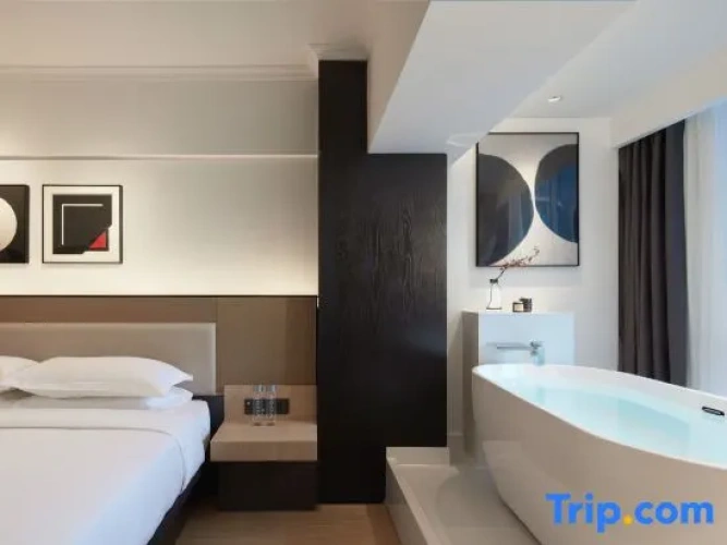Deluxe Double room with view