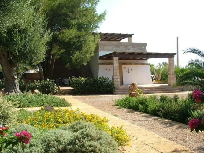 Studio with garden view