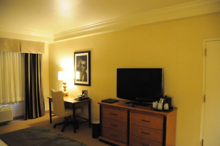 Hollywood Casino & Hotel photo 8