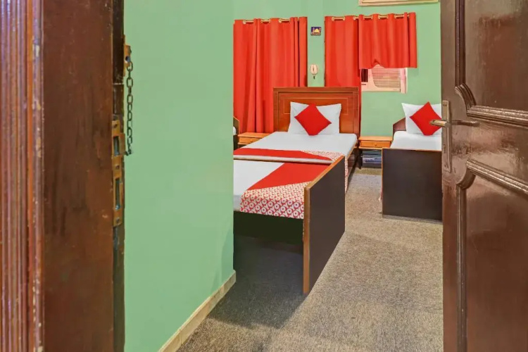 OYO 795 Al Karawan Hotel