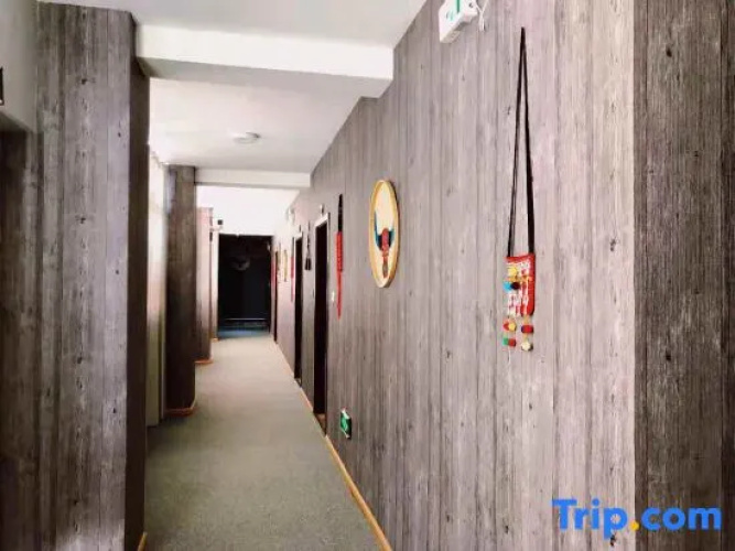 Mangshi Minsu Homestay