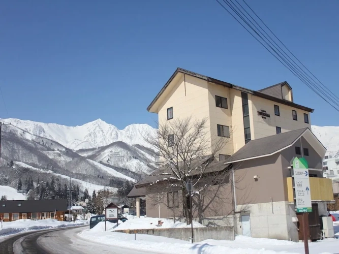 Standard Family room with mountain view