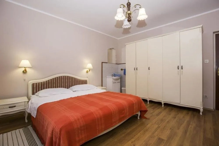 Apartments & Rooms Ribarić