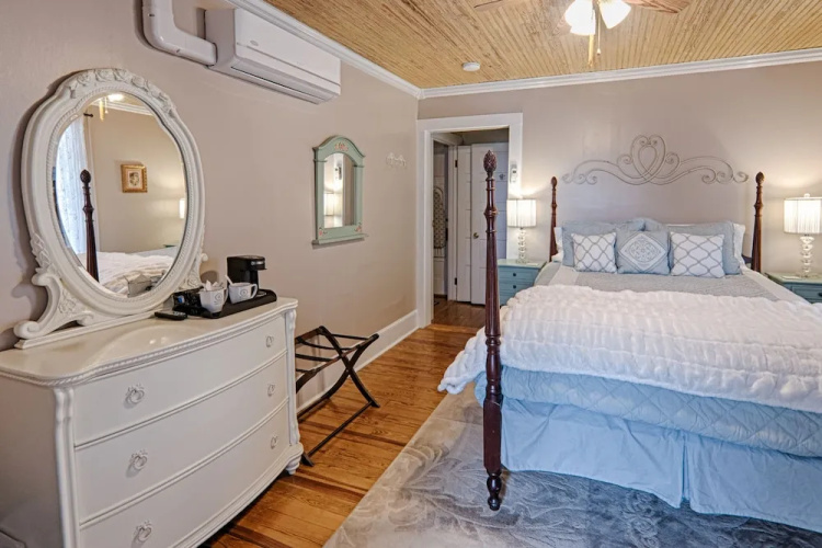 Broad River Inn