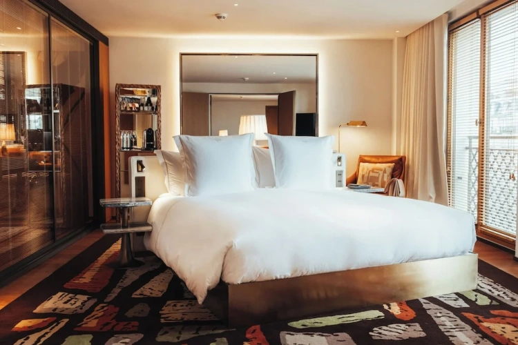 Signature Double Suite
