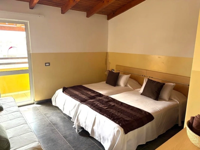 Standard Triple room with balcony