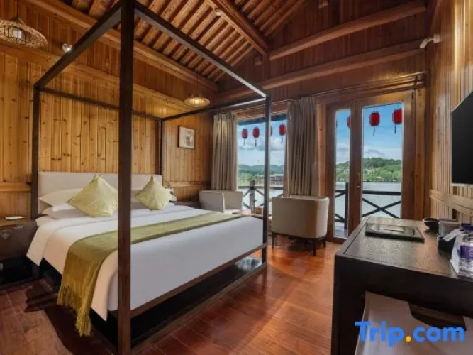 Deluxe Double Villa with lake view