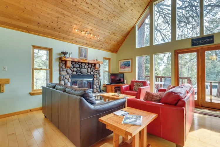 3 Bedrooms Cottage