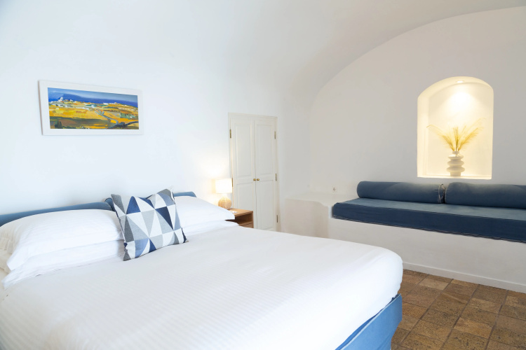 Pantelia Suites