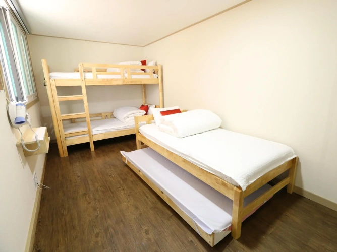 Standard Triple room