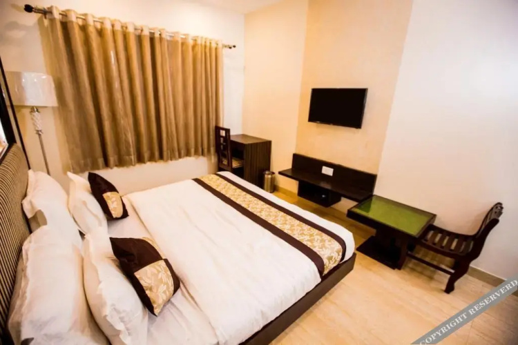 Hotel The City Square & Suites