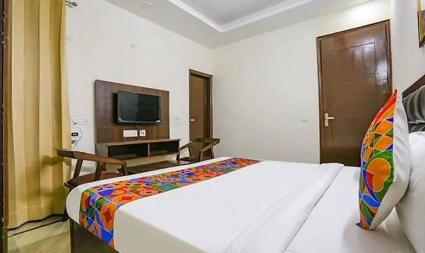 Fabhotel Pacific Homes