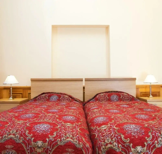 Kristof Hotel