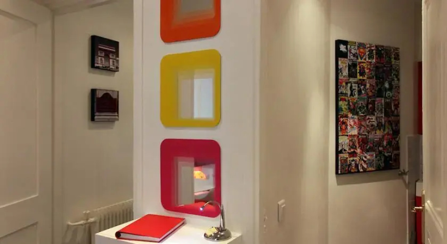 Champs-Elysées Design Apartment