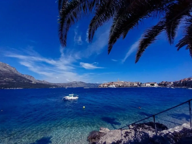 2 Bedrooms Apartment with balcony and with sea view
