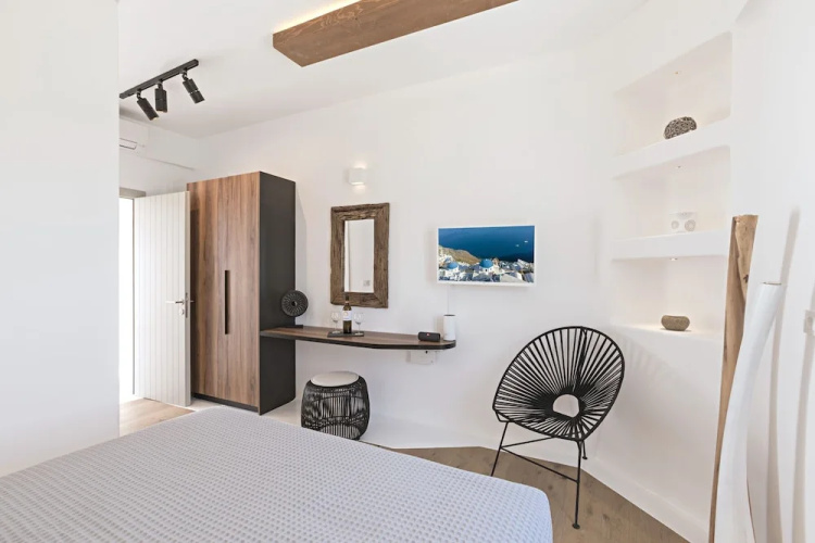 3 Elements by Stylish Stays
