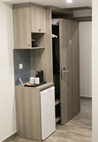 Standard Twin room with partial sea view
