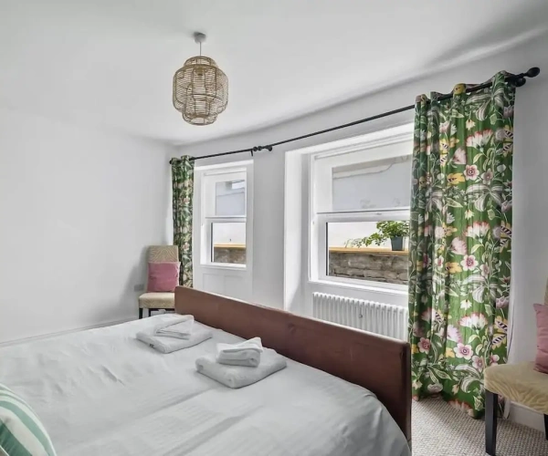 2 Bedrooms Cottage