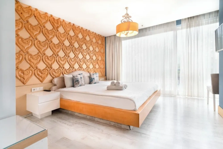 Standard Double room with city view