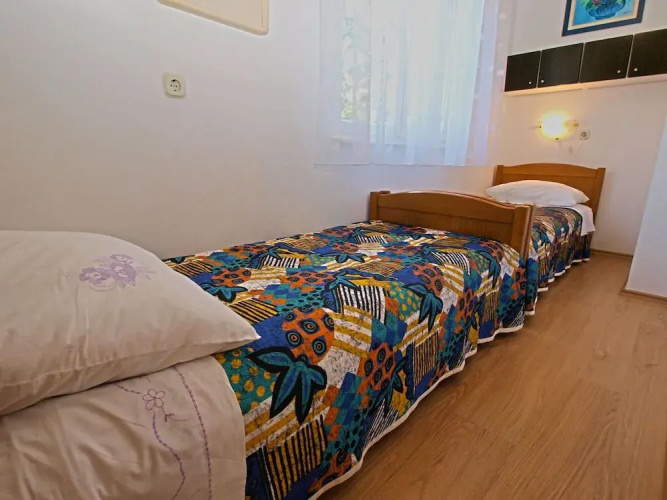 Apartment 613