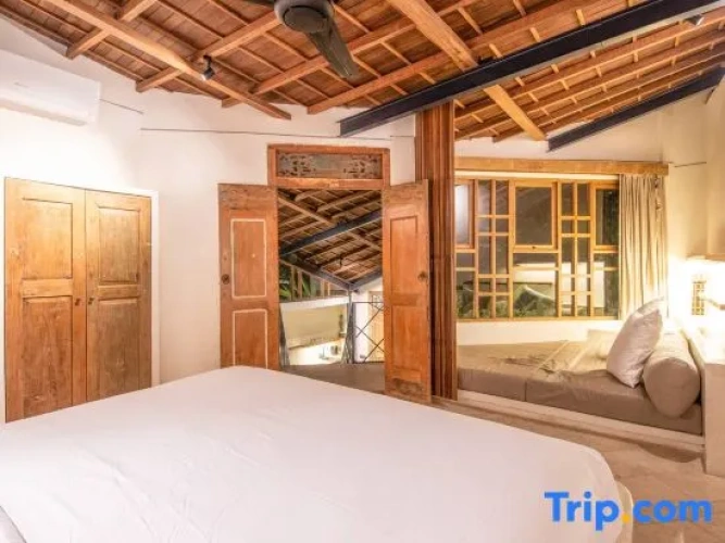 2 Bedrooms Villa