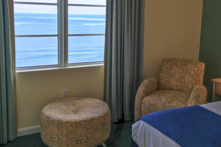 Ocean Walk 2424a
