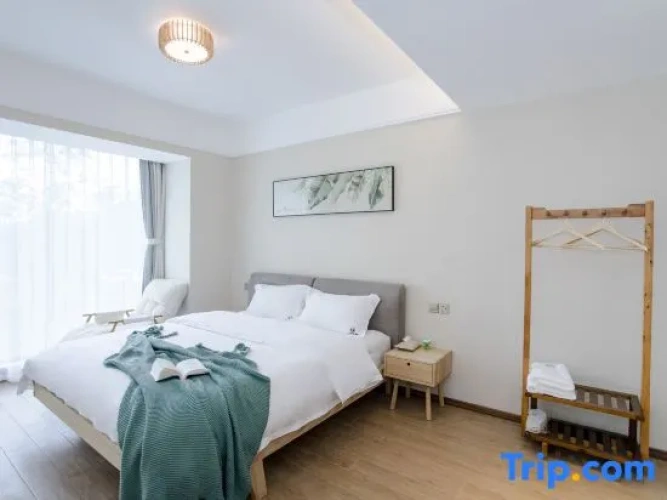 2 Bedrooms Family Suite with garden view