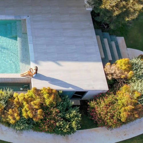 2 Bedrooms Villa