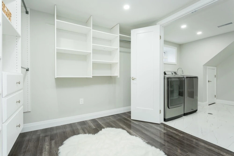 Stunning and Exclusive Home in Burlington