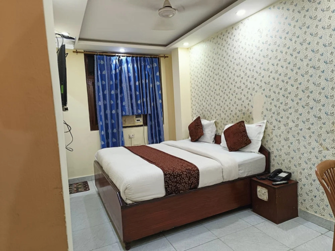 Hotel Amba Deluxe