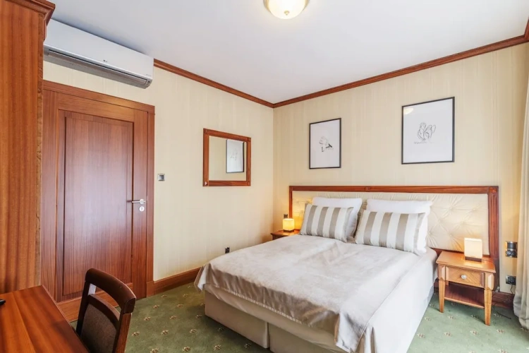 Grand Apartment