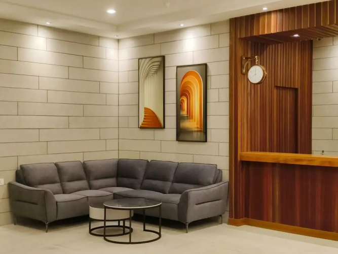 Zoom Hotel