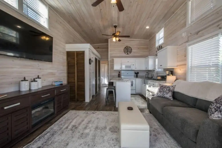 Cozy 1br Tiny Home W Pool Access Free Tix - Hendersonville, NC
