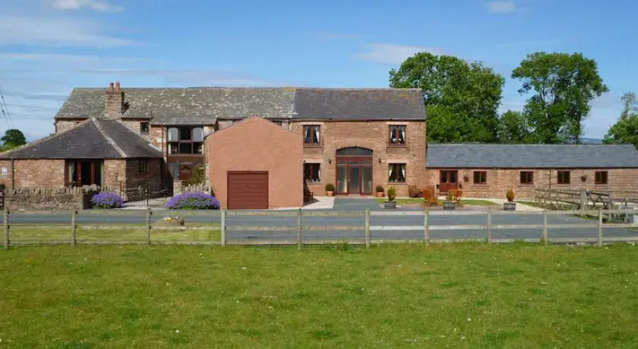 THE GINNEY Country Guest House