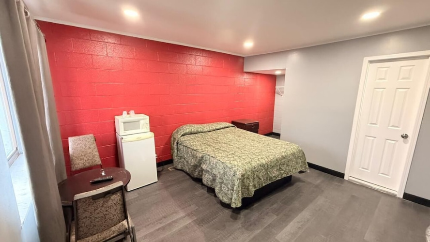 Starlite Motel - Roseville, MI