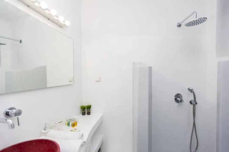 Aegean White Home