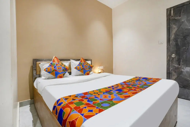 Fabexpress Royal Inn