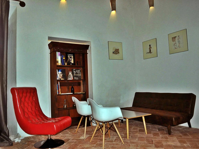 Frenteabastos Hostel & Suites