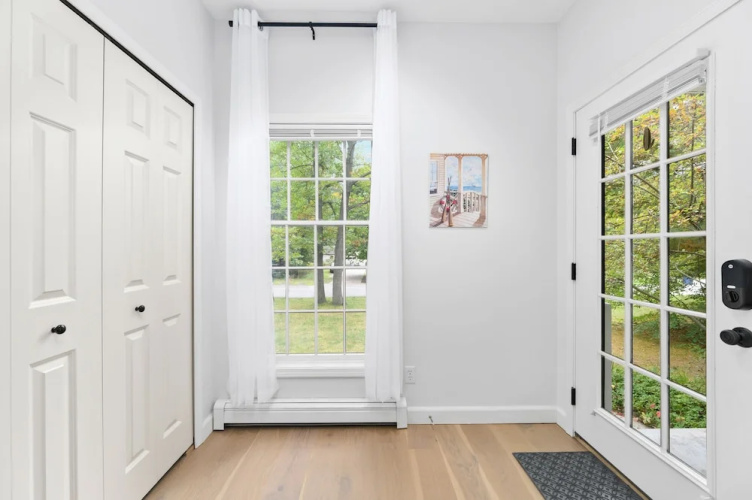 Gorgeous 2BDR Home near Downtown