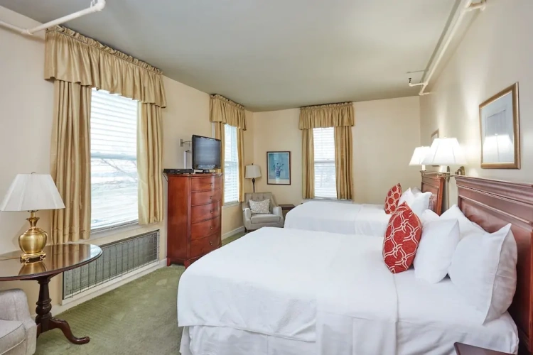 Standard Quadruple room with river view
