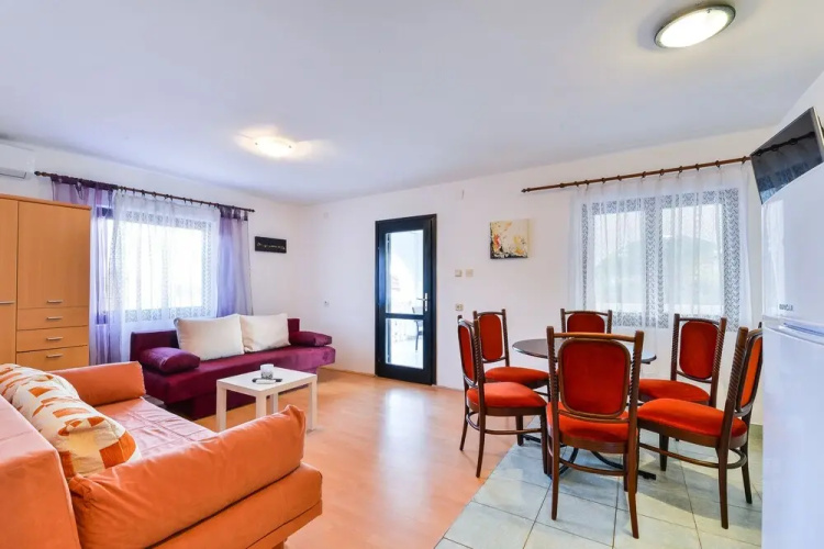 Lojan Apartments