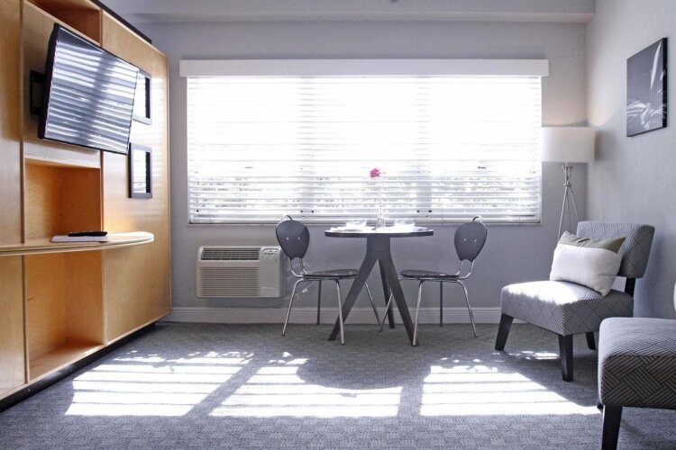 Crest Hotel Suites